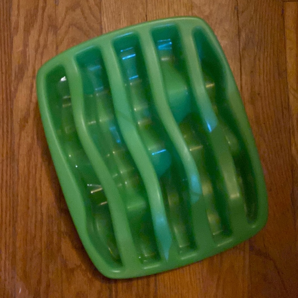 Slow feeder dog bowl
